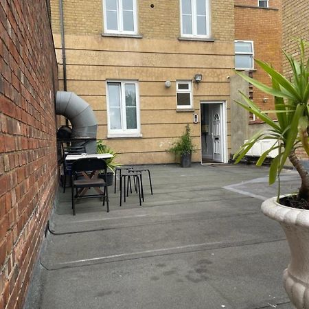 Splendid 1 Bedroom Flat + Terrace London Luaran gambar
