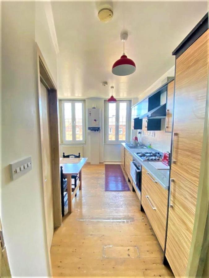 Splendid 1 Bedroom Flat + Terrace London Luaran gambar