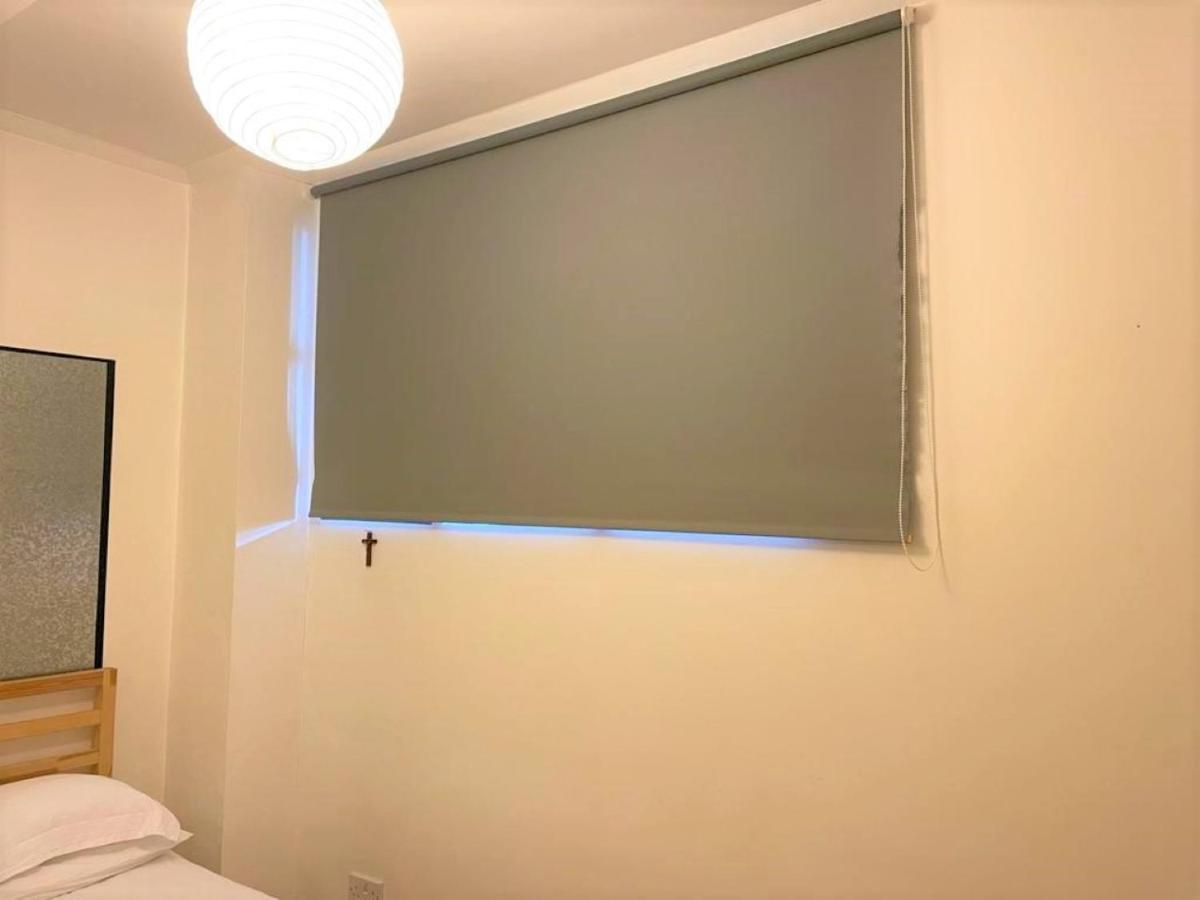 Splendid 1 Bedroom Flat + Terrace London Luaran gambar